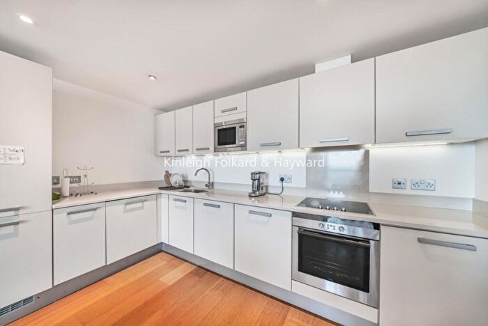 2 Bedroom Flat To Rent In Water Gardens Square, London, SE16