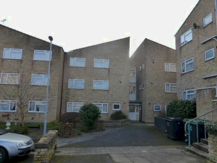 2 Bedroom Flat To Rent In Borough Court, Higham Ferrers, Rushden, NN10