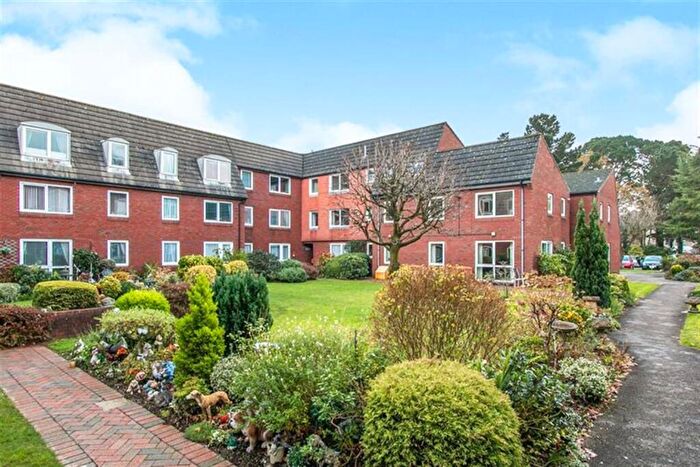 2 Bedroom Retirement Property To Rent In Ringwood Road, Ferndown, BH22