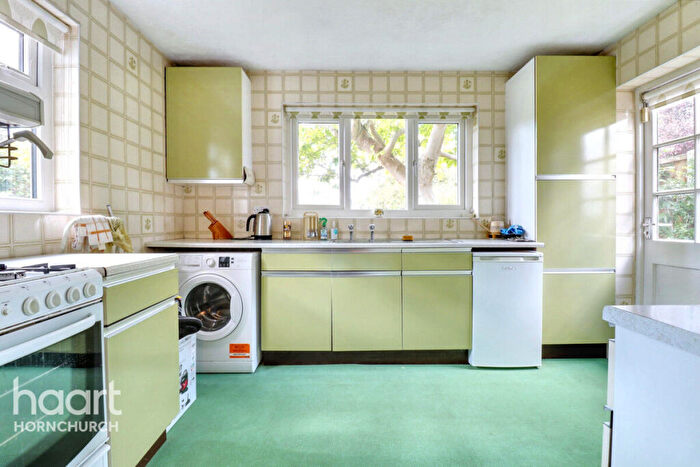 2 Bedroom Semi-Detached Bungalow For Sale In Front Lane, Upminster, RM14