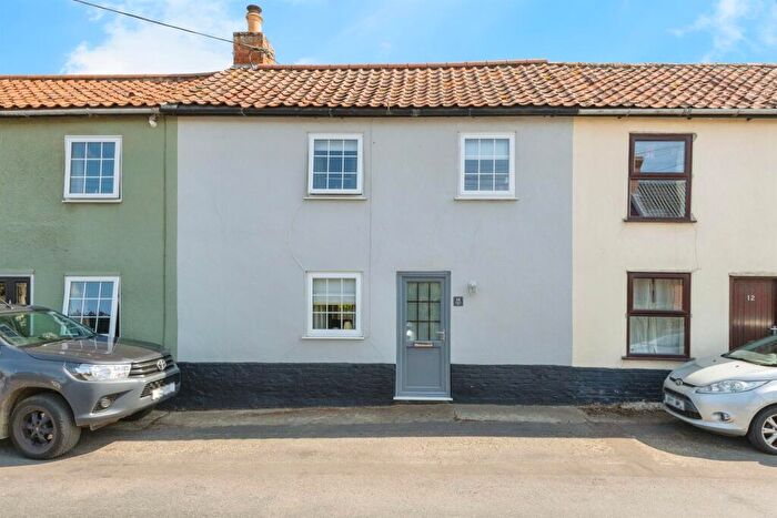2 Bedroom Cottage For Sale In White Hart Street, East Harling, Norwich, NR16