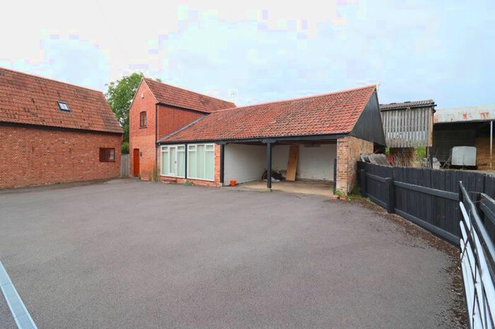 2 Bedroom Property To Rent In Epney, Saul, Gloucester, GL2