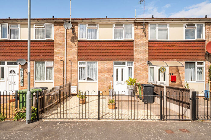 3 Bedroom Terraced House For Sale In Hopyard Close, Leominster, Herefordshire, HR6