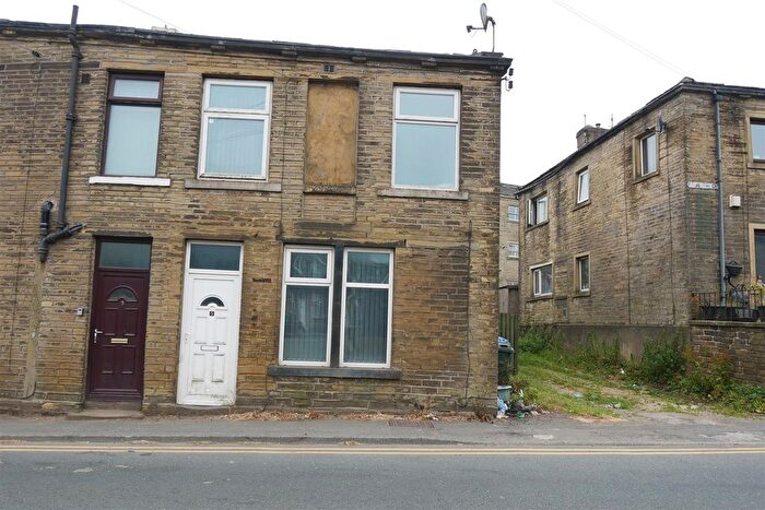 3 Bedroom Terraced House To Rent In Smallpage, Queensbury, Bradford, BD13