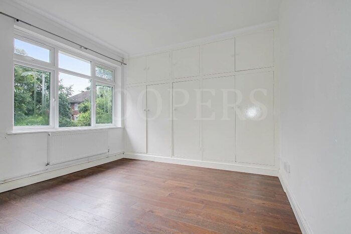 2 Bedroom Flat For Sale In Longstone Avenue, London, NW10