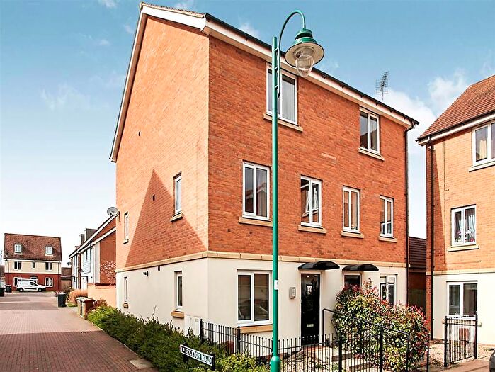 4 Bedroom Semi-Detached House To Rent In Farrow Avenue, Hampton Vale, Peterborough, PE7