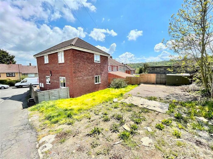 2 Bedroom Flat To Rent In Turtlegate Avenue, Withywood, Bristol BS13