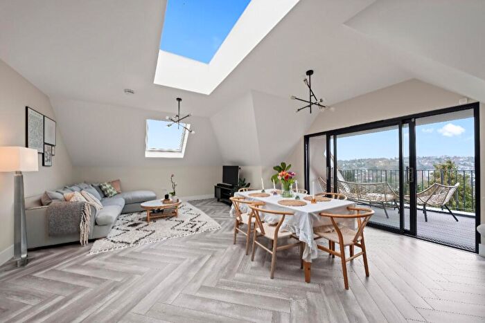 2 Bedroom Penthouse For Sale In Woodcrest Road, Purley, Croydon(London Borough), CR8