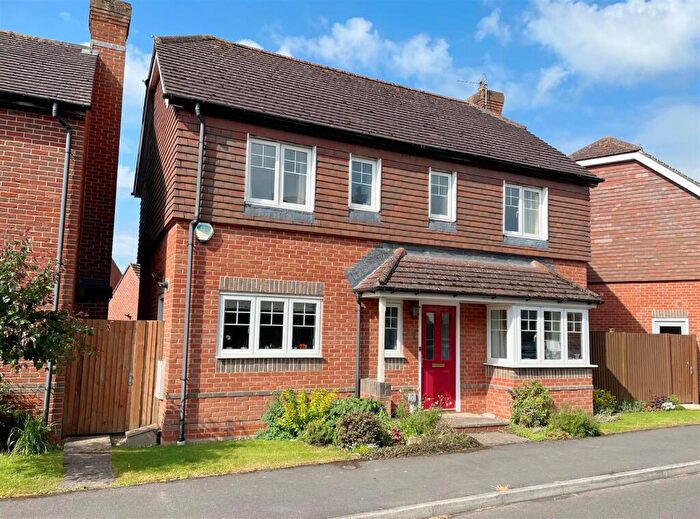 3 Bedroom Detached House For Sale In Deadmans Lane, Newbury, RG19