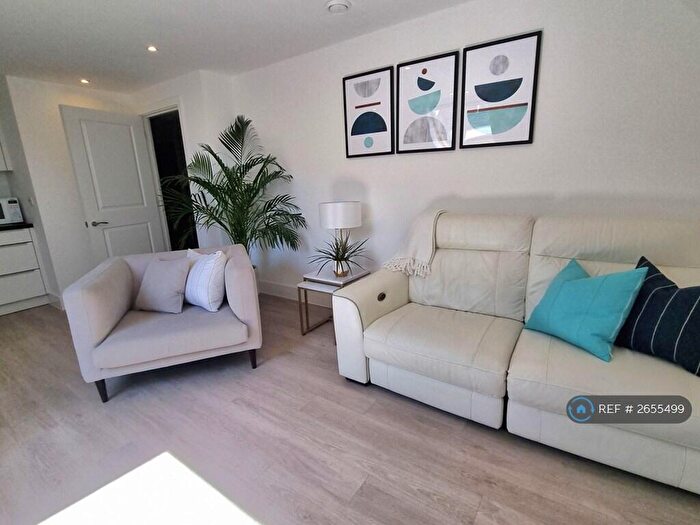 1 Bedroom Flat To Rent In Metropolitan House, Ruislip, HA4