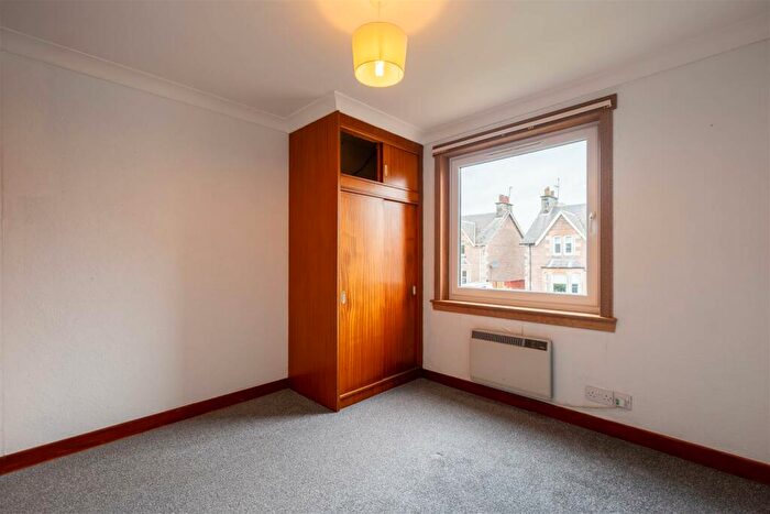 2 Bedroom Flat For Sale In Muirton Place, Perth, PH1