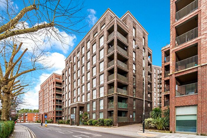 3 Bedroom Flat To Rent In Marathon House, London, HA1