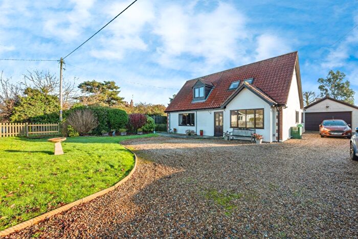 4 Bedroom Detached House For Sale In Heath Road, Hickling, Norwich, NR12