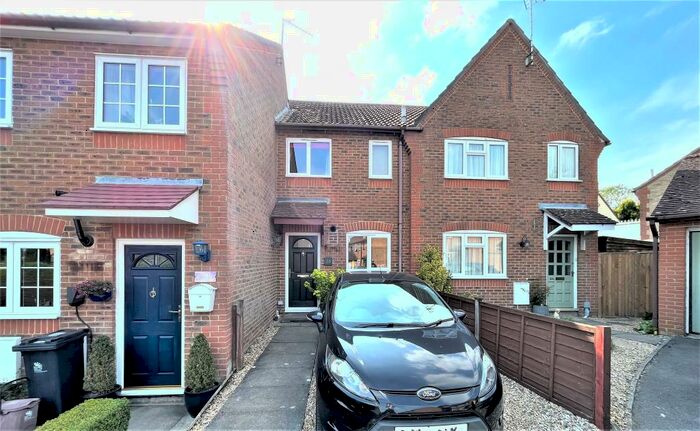 2 Bedroom Terraced House To Rent In Jeanneau Close, SP7