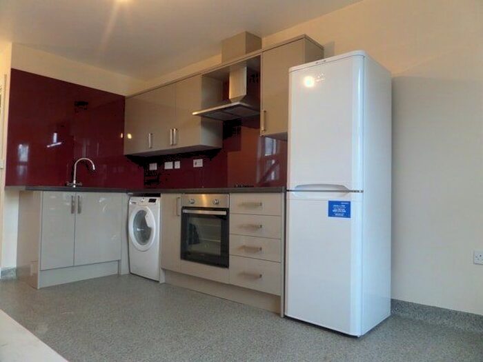 1 Bedroom Flat To Rent In Bath Road, Hounslow, TW3