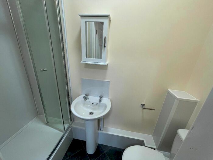 1 Bedroom Studio To Rent In Montague Road, Clarendon Park, Leicester, LE2