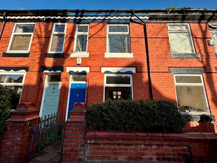 2 Bedroom House To Rent In Rosford Avenue, M14