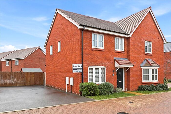 3 Bedroom Semi Detached House For Sale In Burns Road, Shortstown, Bedford, Bedfordshire, MK42