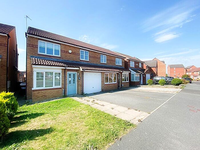 3 Bedroom Semi-Detached House For Sale In Haydon Drive, Wallsend, NE28