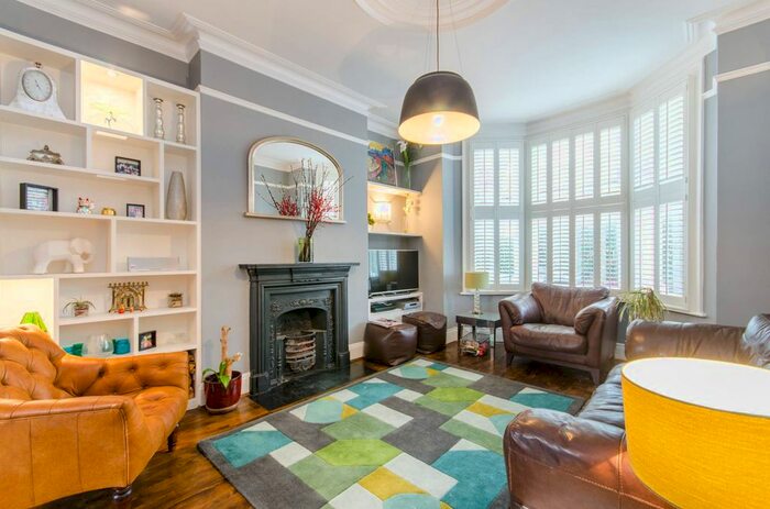 1 Bedroom Flat To Rent In Victoria Road, Queen's Park, London, NW6