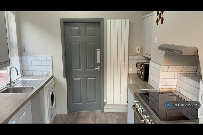 5 Bedroom Semi Detached House To Rent In Rolleston Drive, Nottingham, NG7