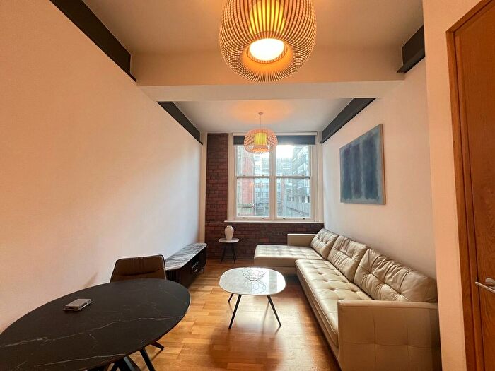 1 Bedroom Flat To Rent In Church Street, - Church Street, M4