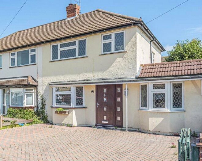 4 Bedroom Semi-Detached House To Rent In The Glade, Staines-Upon-Thames, Surrey, TW18