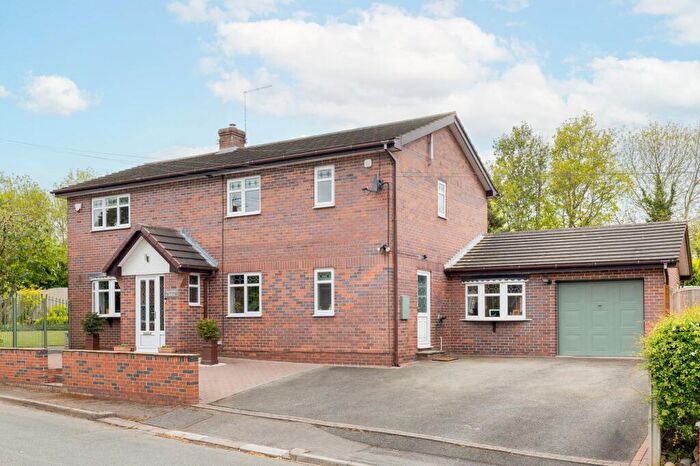 4 Bedroom Detached House For Sale In Old Chester Road, Barbridge, CW5
