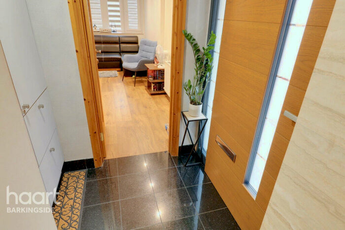 3 Bedroom Terraced House For Sale In Copper Beech Close, Clayhall, IG5