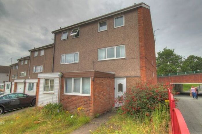 4 Bedroom Town House To Rent In Comyn Gardens, Nottingham, NG3