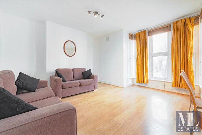 2 Bedroom Flat To Rent In Glengall Road, Kilburn, NW6