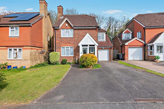 4 Bedroom Detached House For Sale In Roman Close, Blue Bell Hill, Chatham, ME5