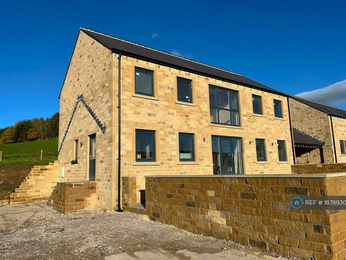 3 Bedroom Detached House To Rent In The Courtyard, Harrogate, HG3