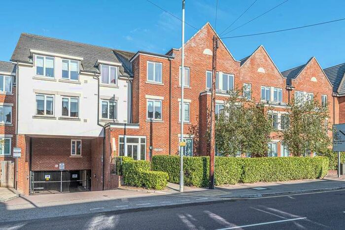 1 Bedroom Flat To Rent In Walsworth Road, Hitchin, SG4