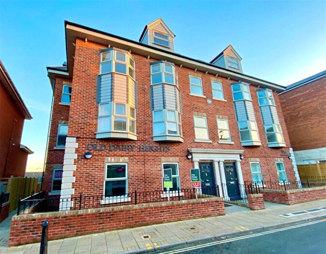 2 Bedroom Flat To Rent In High Street, Ryde, Isle Of Wight, PO33