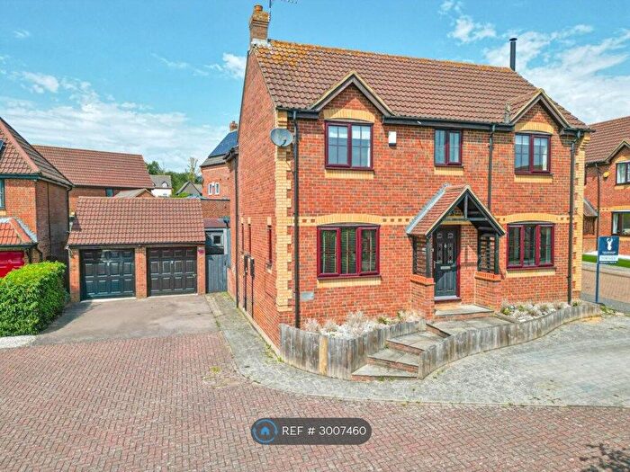 4 Bedroom Detached House To Rent In Plantation Place, Shenley Brook End, Milton Keynes, MK5