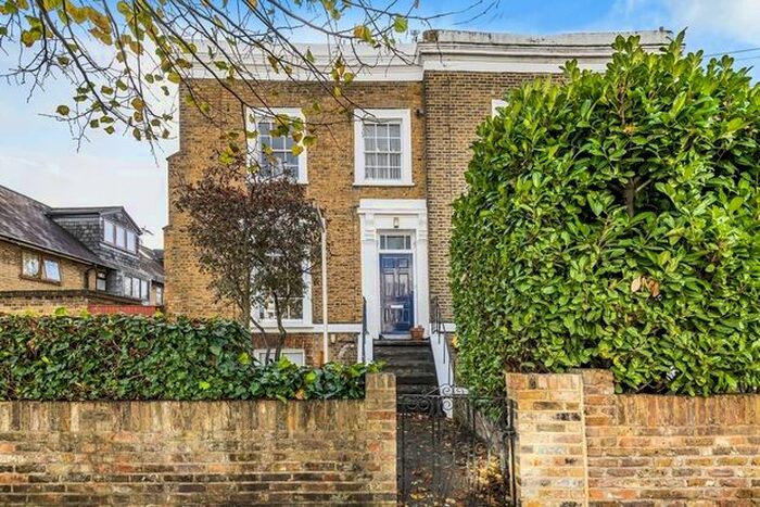 3 Bedroom Maisonette To Rent In Englefield Road, London, N1