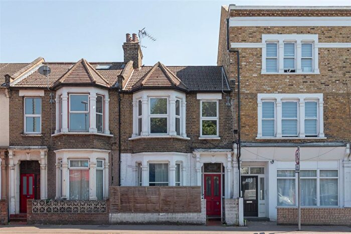2 Bedroom Flat For Sale In Lea Bridge Road, Leyton, E10