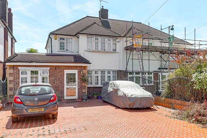 4 Bedroom Semi-Detached House For Sale In Sewardstone Road, Waltham Abbey, EN9