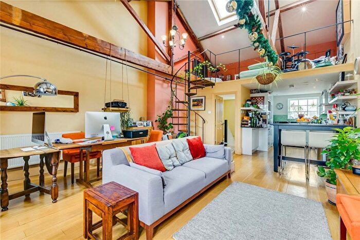 2 Bedroom Property To Rent In Welmar Mews, Clapham, SW4