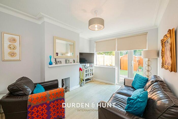 2 Bedroom Apartment For Sale In Station Way, Buckhurst Hill, IG9