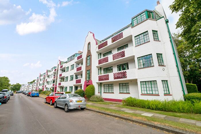 3 Bedroom Flat For Sale In Ealing Village, Ealing, London, W5