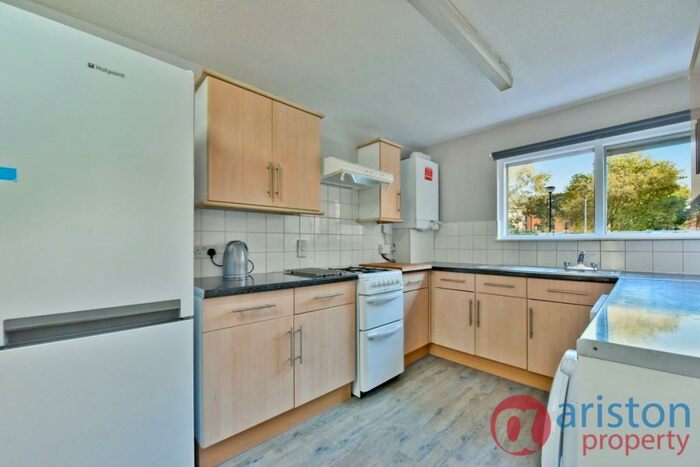 5 Bedroom House To Rent In Nyton Close, Archway, N19