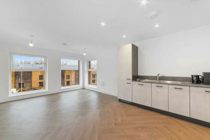 2 Bedroom Flat To Rent In Festival Court, Pacific Quay, G51