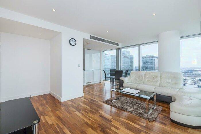 2 Bedroom Apartment To Rent In The Landmark, E14