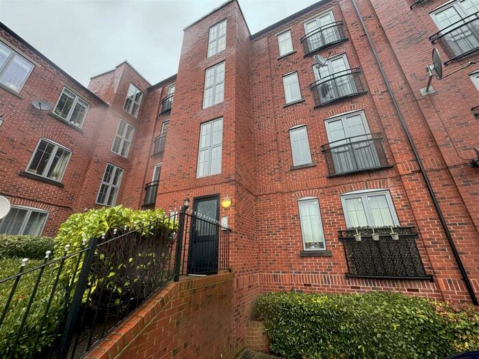 2 Bedroom Apartment To Rent In Trinity Lane, Hinckley, LE10
