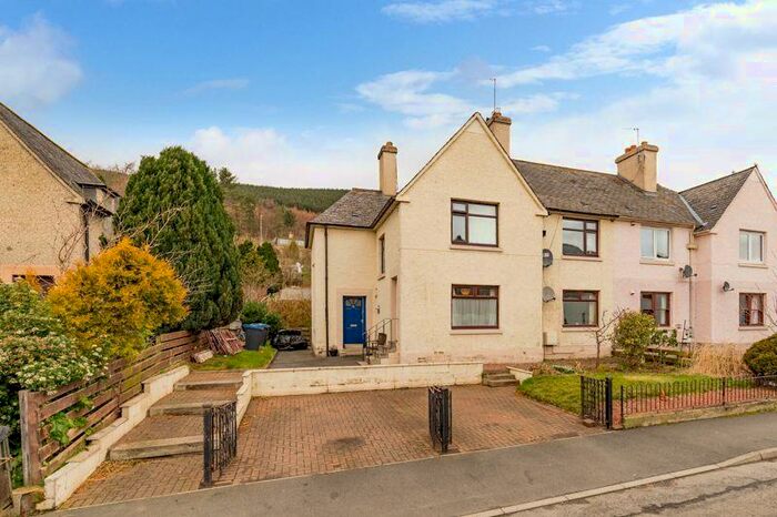 3 Bedroom Flat For Sale In Tweedholm Avenue East, Walkerburn, EH43