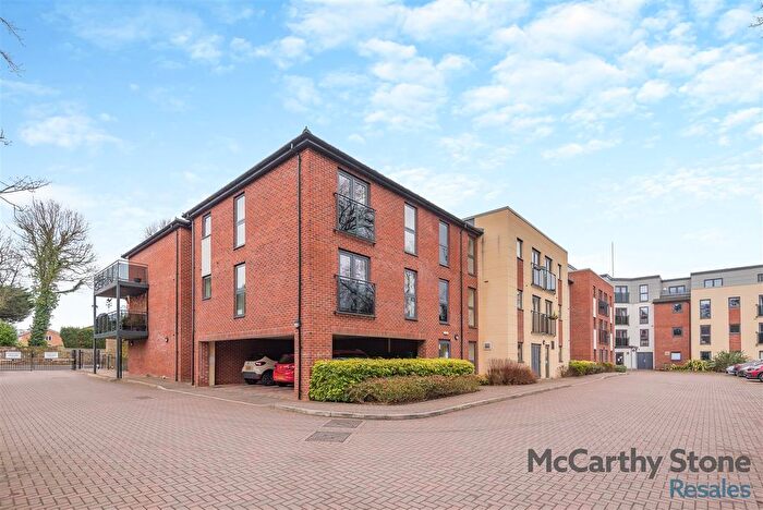 1 Bedroom Flat For Sale In Thorneycroft, Wood Road, Tettenhall, Wolverhampton, West Midlands, WV6
