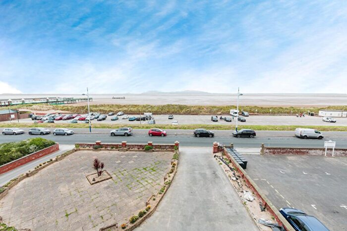 2 Bedroom Flat For Sale In North Promenade, Lytham St. Annes, Lancashire, FY8