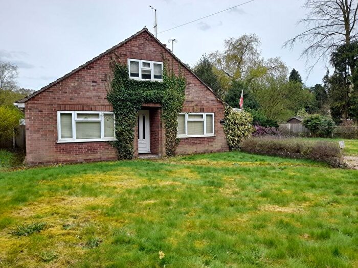 3 Bedroom Detached Bungalow For Sale In Brookfield Cottage Laughton Wood Corner, Gainsborough, Lincolnshire, DN21